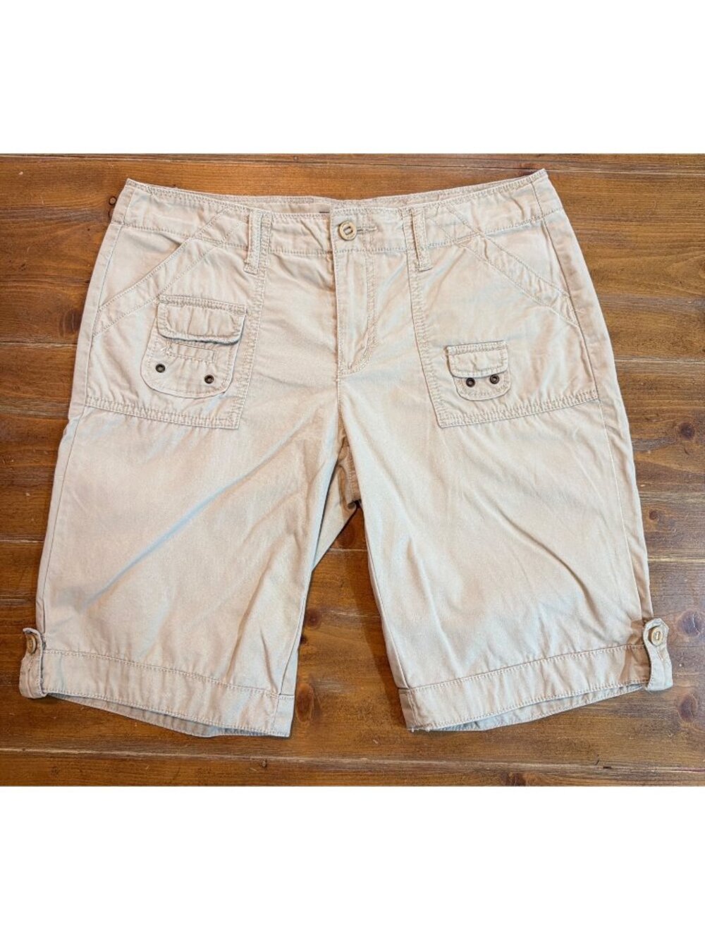 Apt. 9 Women's Beige Cargo Shorts Size 10 With & Multiple Pockets